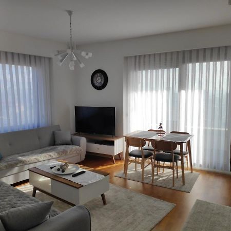 Luxury Sky View Apartment プリシュティナ エクステリア 写真