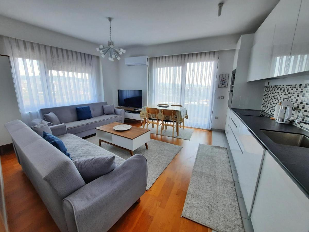 Luxury Sky View Apartment プリシュティナ エクステリア 写真