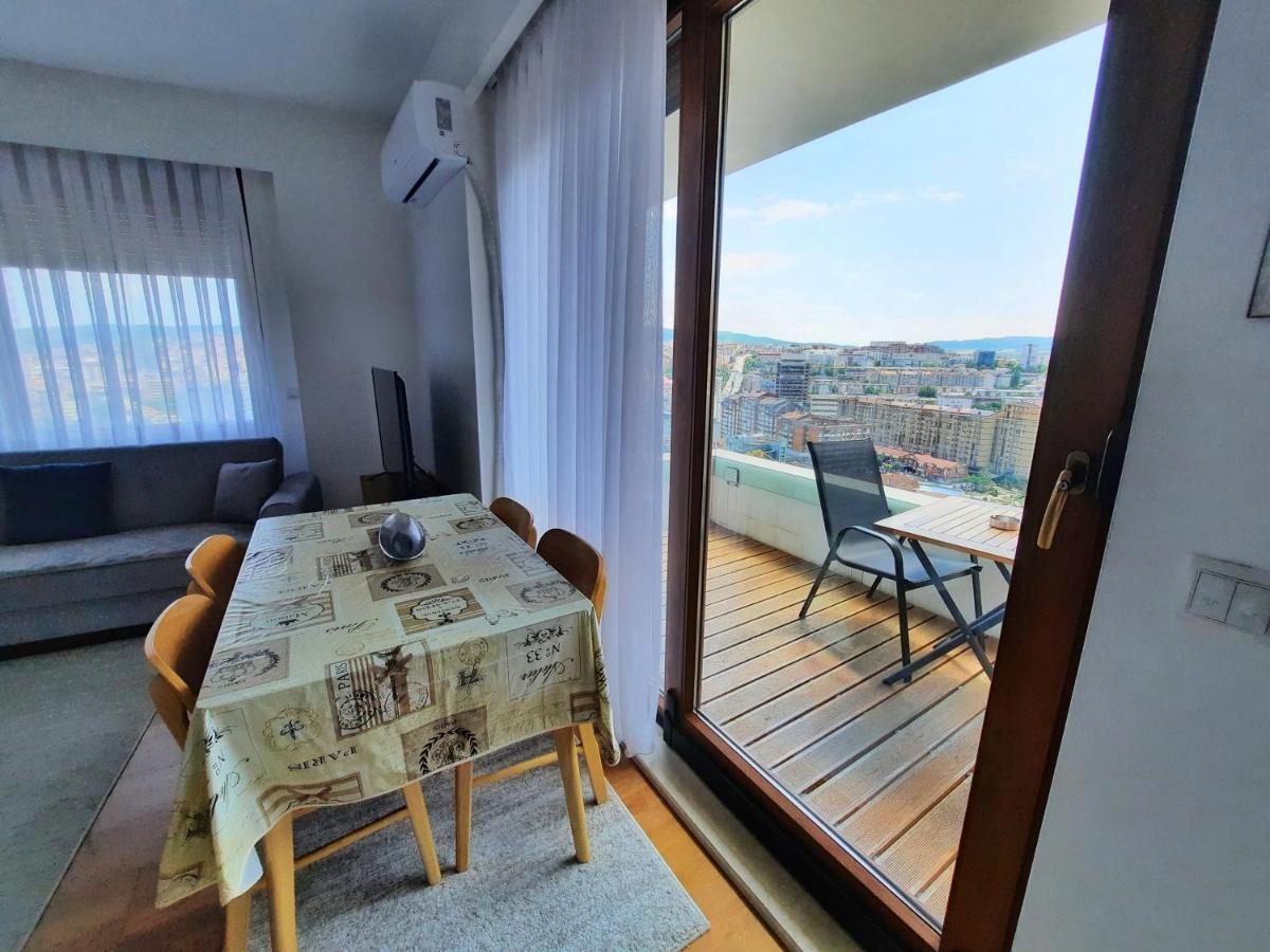 Luxury Sky View Apartment プリシュティナ エクステリア 写真