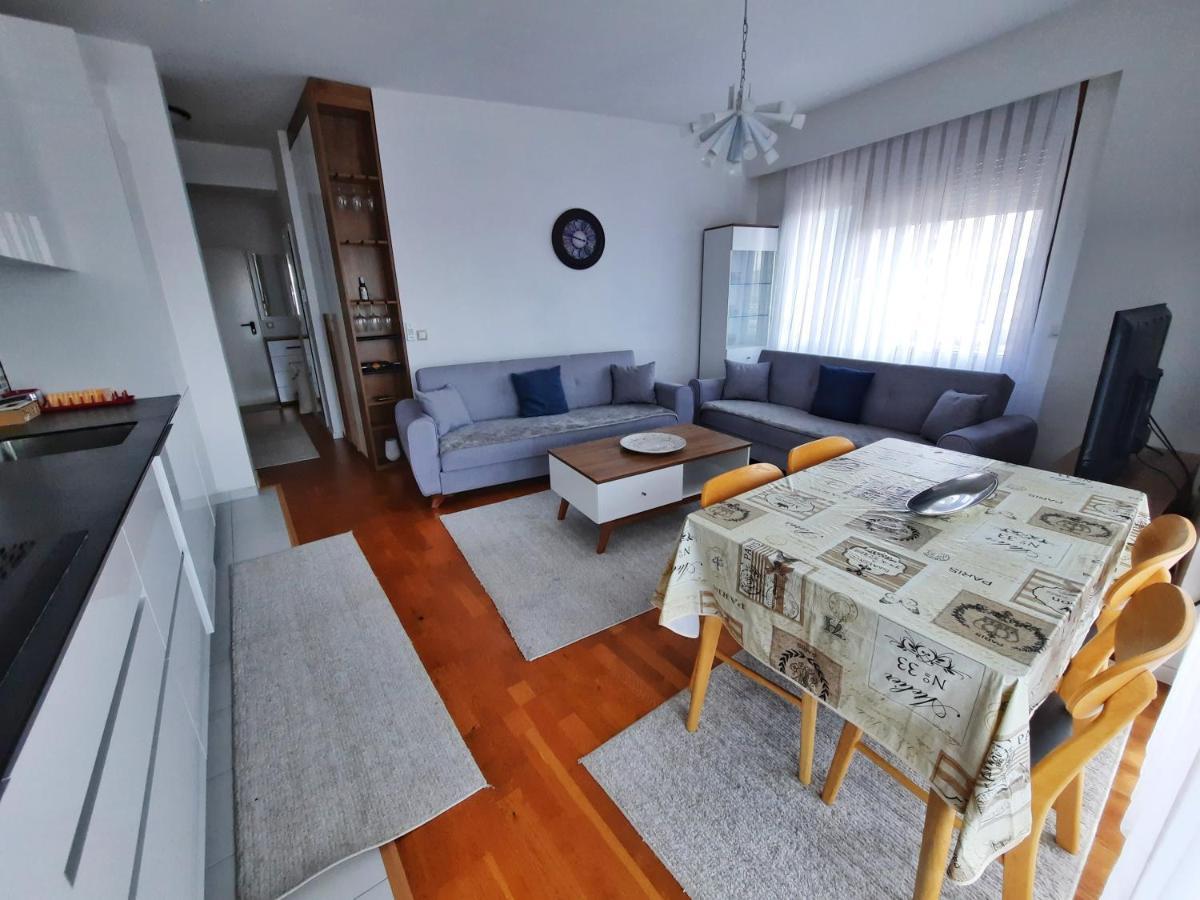 Luxury Sky View Apartment プリシュティナ エクステリア 写真