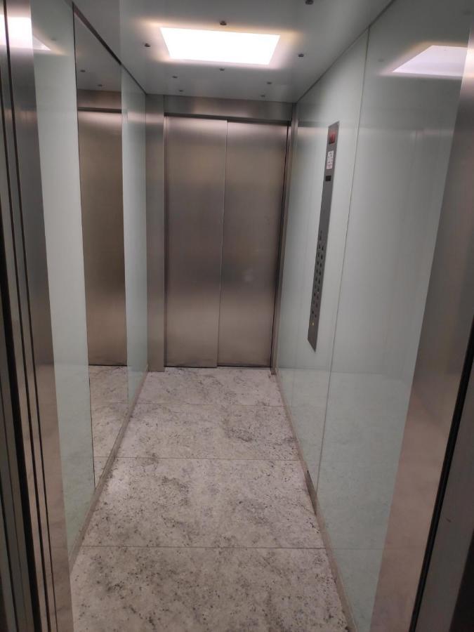 Luxury Sky View Apartment プリシュティナ エクステリア 写真