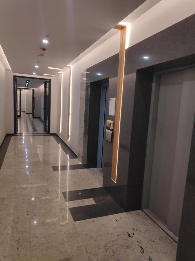 Luxury Sky View Apartment プリシュティナ エクステリア 写真