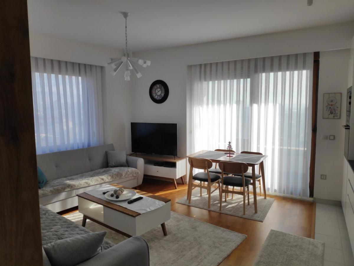 Luxury Sky View Apartment プリシュティナ エクステリア 写真