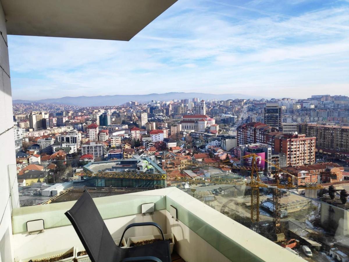 Luxury Sky View Apartment プリシュティナ エクステリア 写真