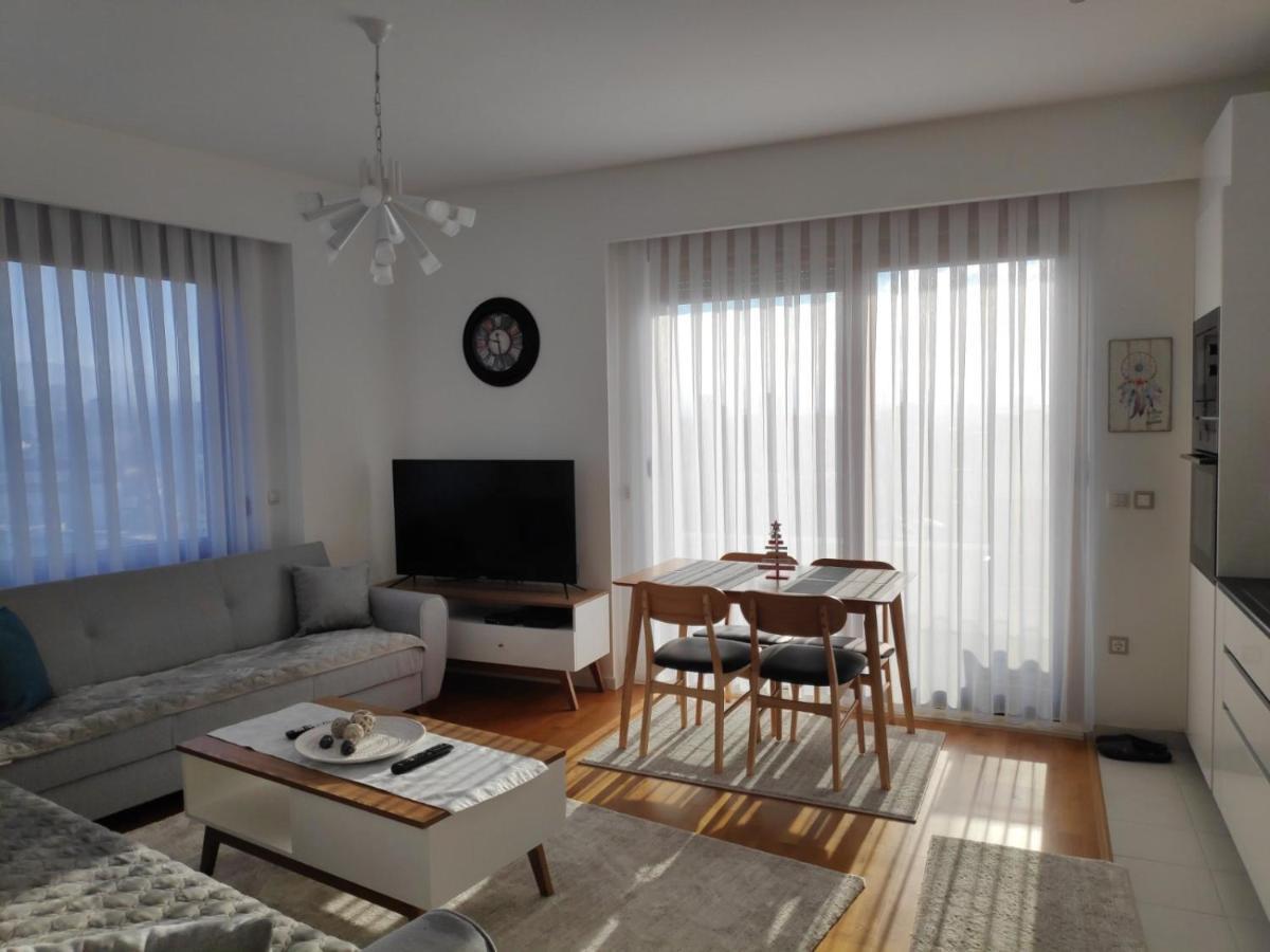 Luxury Sky View Apartment プリシュティナ エクステリア 写真